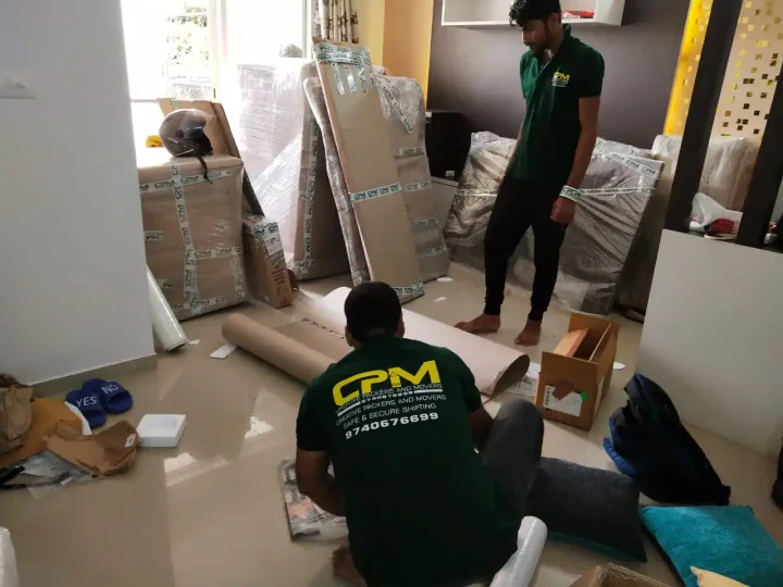 Our packing and moving crew at work